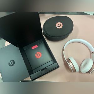 Beats Solo3 Bluetooth Wireless Headphones
